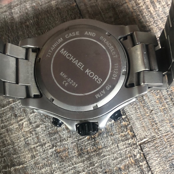 Michael Kors MK-8231 Chronograph Quartz Mens Watch - Picture 3 of 3